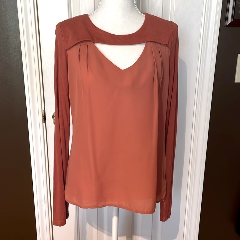 BKE Rust Color Mixed Fabric L/S Top. Oversized. Rayon